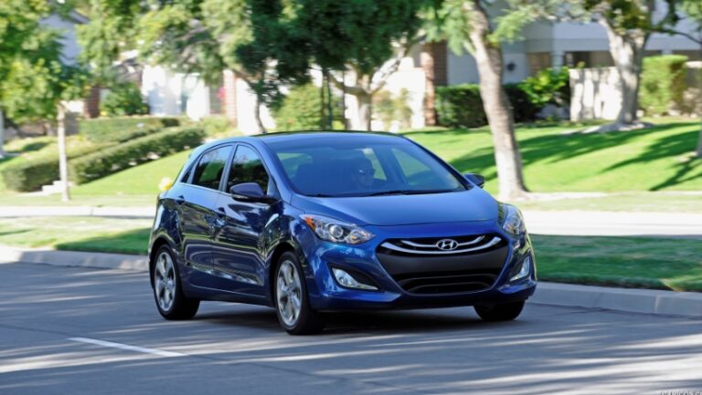 New 2026 Hyundai Elantra GT Pictures